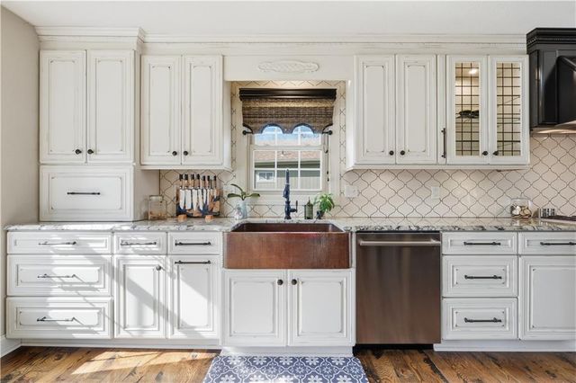 209 SAPONI Lane, Lake Winnebago, MO 64034