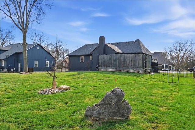 209 SAPONI Lane, Lake Winnebago, MO 64034