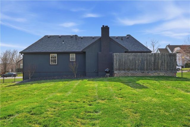 209 SAPONI Lane, Lake Winnebago, MO 64034