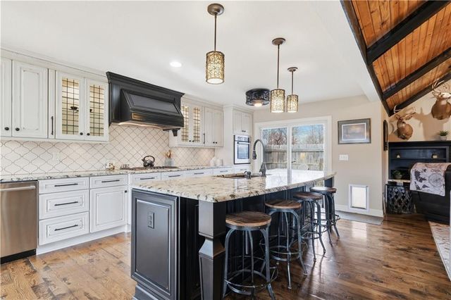 209 SAPONI Lane, Lake Winnebago, MO 64034