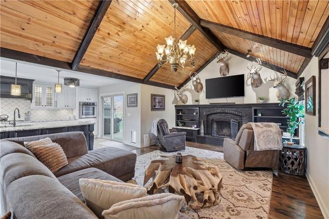 209 SAPONI Lane, Lake Winnebago, MO 64034