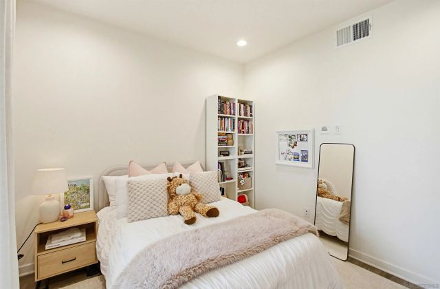 6074 Colt Pl 104, Carlsbad, CA 92009