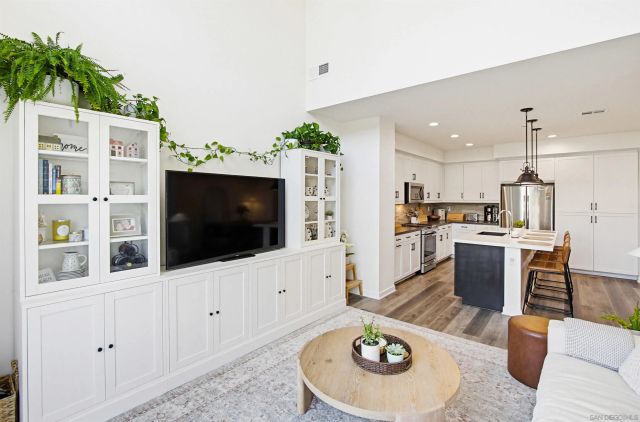 6074 Colt Pl 104, Carlsbad, CA 92009