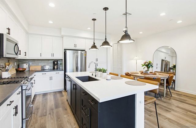 6074 Colt Pl 104, Carlsbad, CA 92009