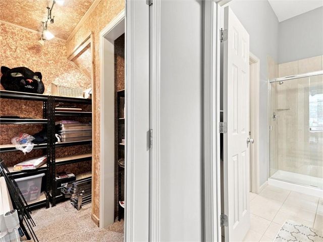 5822 NE Timber Hills Drive, Lee's Summit, MO 64064