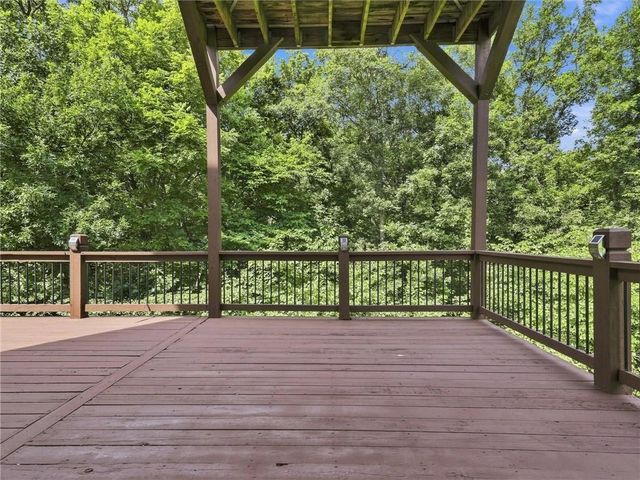 5822 NE Timber Hills Drive, Lee's Summit, MO 64064