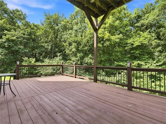 5822 NE Timber Hills Drive, Lee's Summit, MO 64064