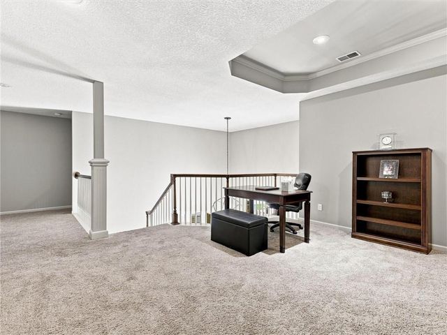 5822 NE Timber Hills Drive, Lee's Summit, MO 64064