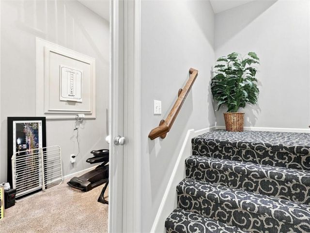 5822 NE Timber Hills Drive, Lee's Summit, MO 64064