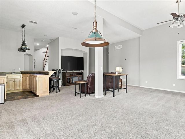 5822 NE Timber Hills Drive, Lee's Summit, MO 64064