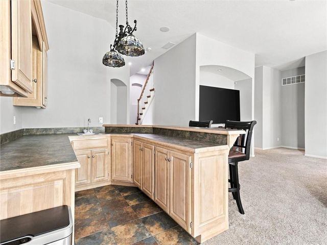 5822 NE Timber Hills Drive, Lee's Summit, MO 64064