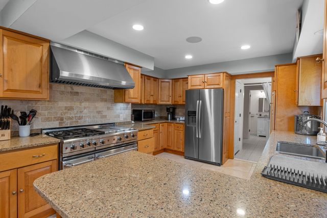 108 Lucerne Avenue, Falmouth, MA 02540