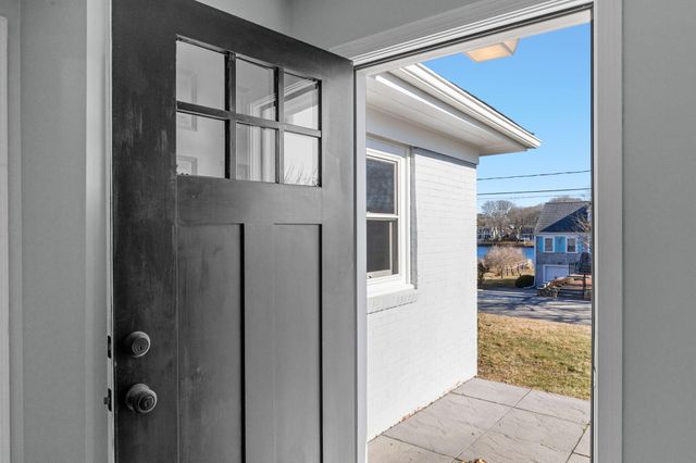 108 Lucerne Avenue, Falmouth, MA 02540