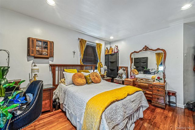 8429 153rd Avenue 3CD, Howard Beach, NY 11414