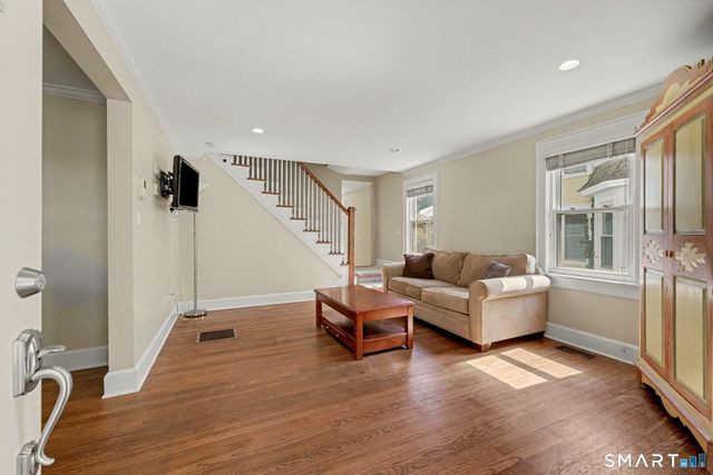 215 Knickerbocker Avenue, Stamford, CT 06907