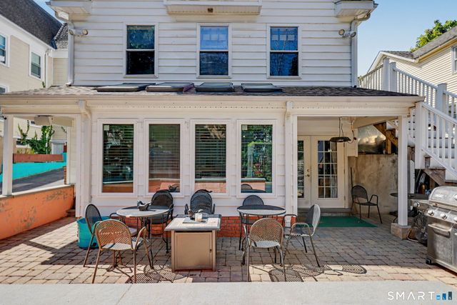 215 Knickerbocker Avenue, Stamford, CT 06907