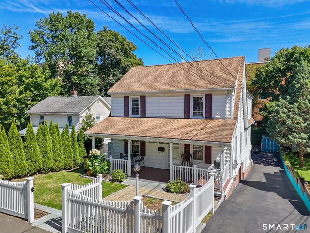 215 Knickerbocker Avenue, Stamford, CT 06907