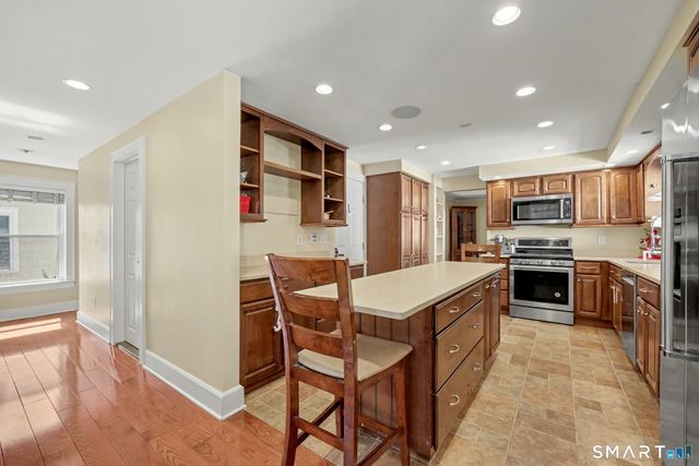 215 Knickerbocker Avenue, Stamford, CT 06907