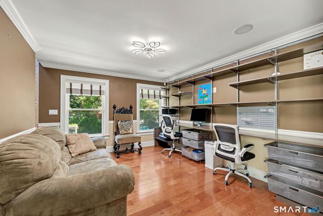 215 Knickerbocker Avenue, Stamford, CT 06907