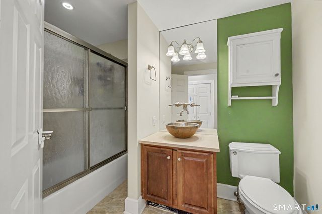 215 Knickerbocker Avenue, Stamford, CT 06907
