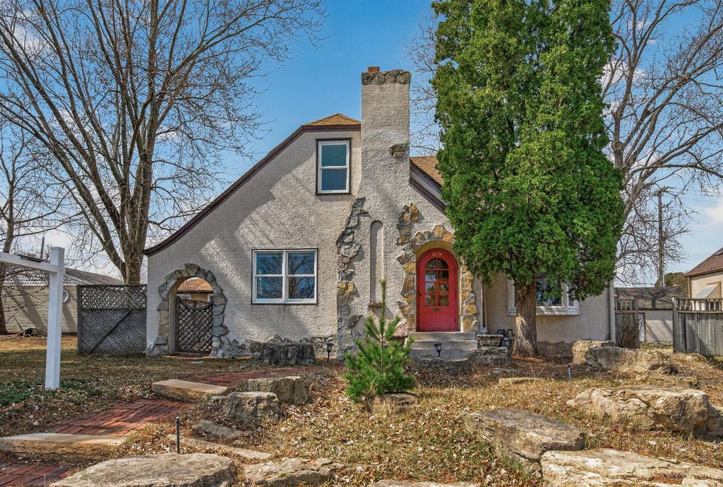 2824 Stinson Boulevard, Minneapolis, MN 55418