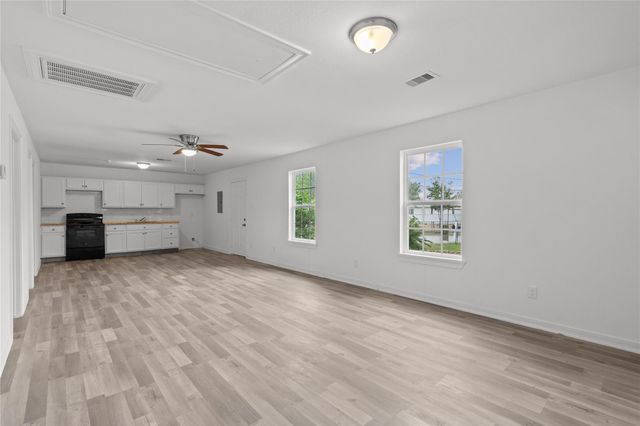 99 Brownwood Drive A, Baytown, TX 77520