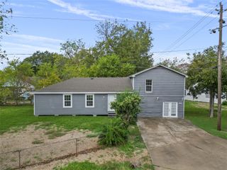 99 Brownwood Drive A, Baytown, TX 77520