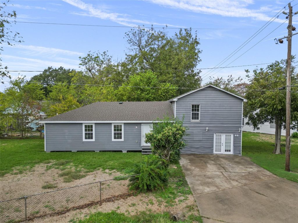 99 Brownwood Drive A, Baytown, TX 77520