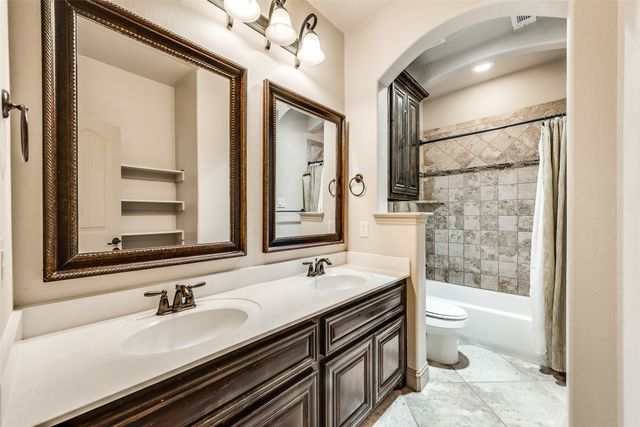 110 Thoroughbred Street, Waxahachie, TX 75165