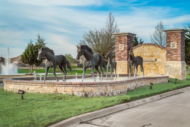 110 Thoroughbred Street, Waxahachie, TX 75165