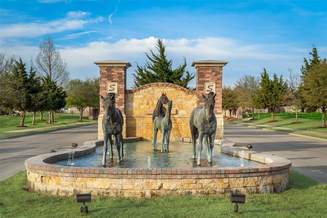 110 Thoroughbred Street, Waxahachie, TX 75165