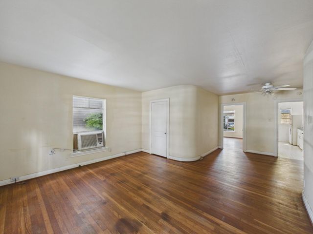 1823 W Main Street 1, Houston, TX 77098