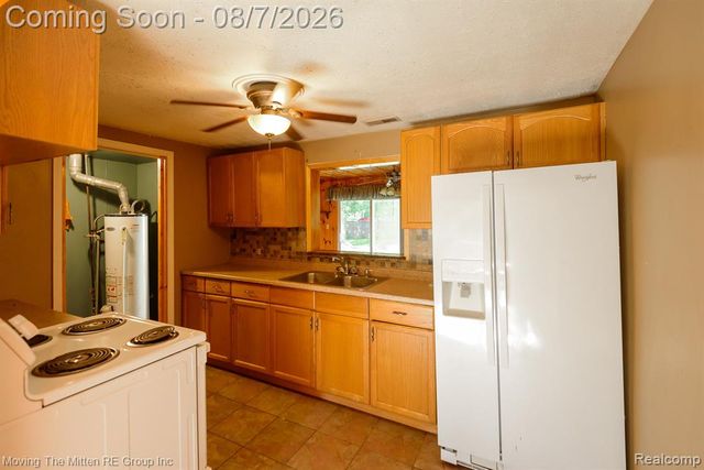 26247 Weigel Road, New Boston, MI 48164