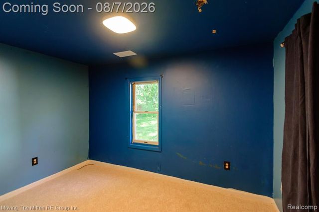26247 Weigel Road, New Boston, MI 48164