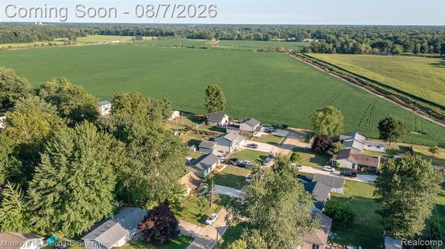 26247 Weigel Road, New Boston, MI 48164