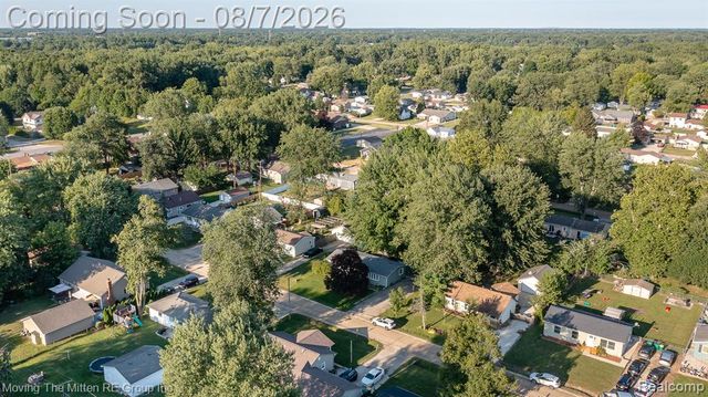 26247 Weigel Road, New Boston, MI 48164
