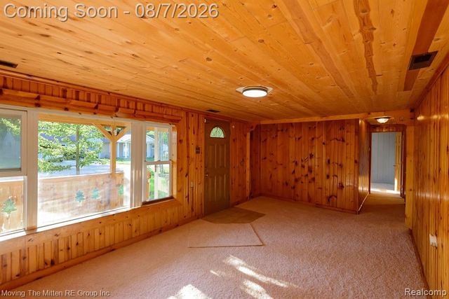 26247 Weigel Road, New Boston, MI 48164