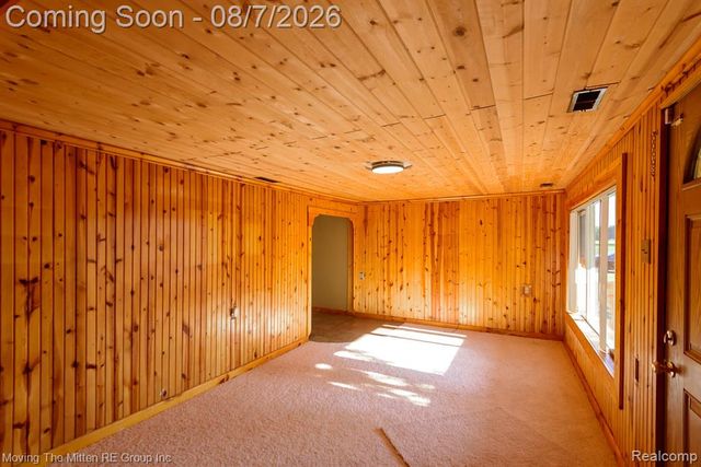 26247 Weigel Road, New Boston, MI 48164