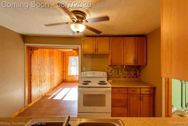26247 Weigel Road, New Boston, MI 48164