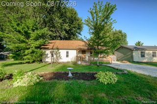 26247 Weigel Road, New Boston, MI 48164