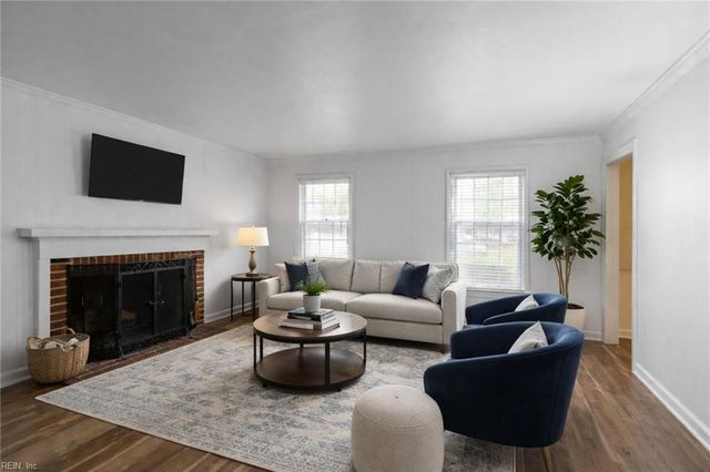 2804 Meadow Wood DR W, Chesapeake, VA 23321