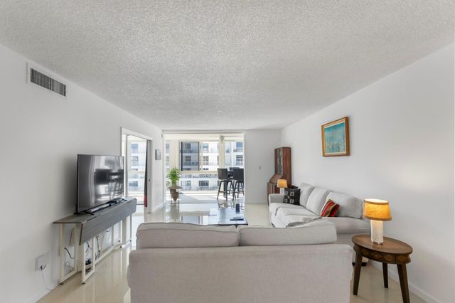 3100 NE 49th Street 1008, Fort Lauderdale, FL 33308