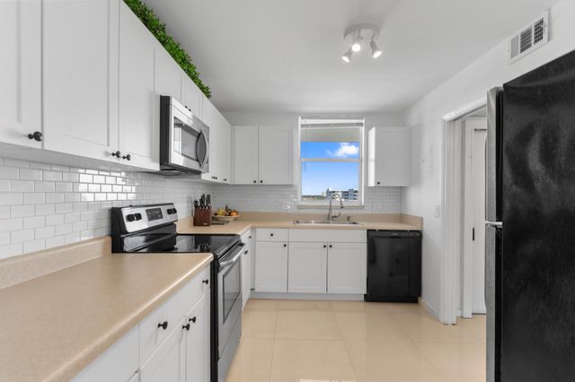 3100 NE 49th Street 1008, Fort Lauderdale, FL 33308