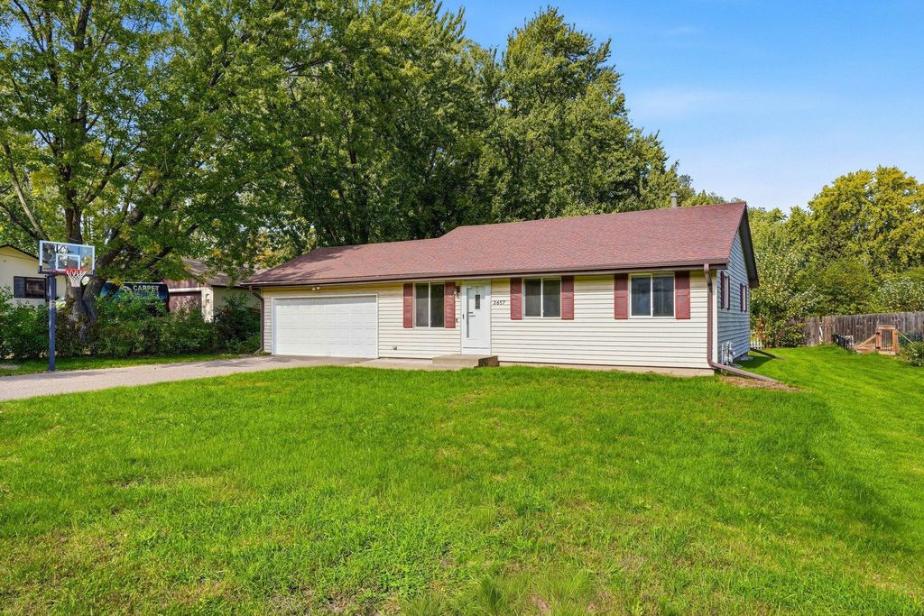 2657 5th Street E, Maplewood, MN 55119 — exterior