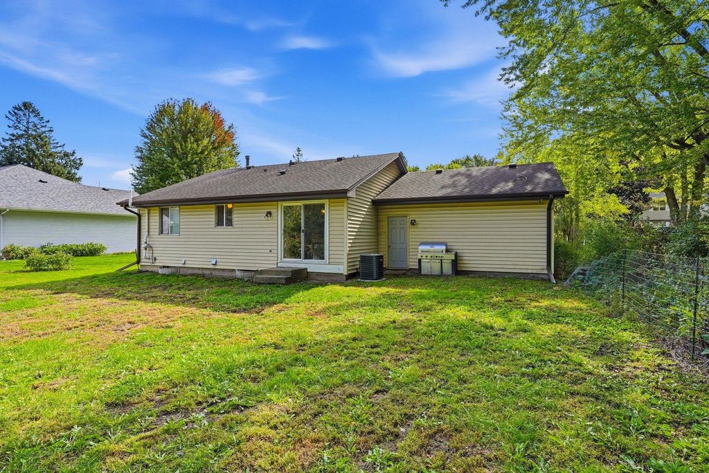 2657 5th Street E, Maplewood, MN 55119 — photo 3