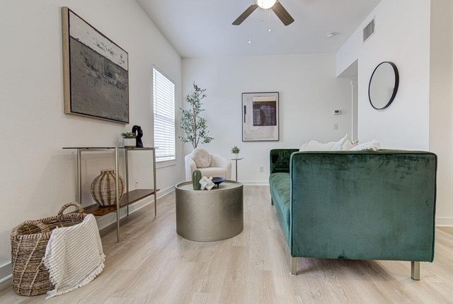 2106 Cullen Ave 208, Austin, TX 78757