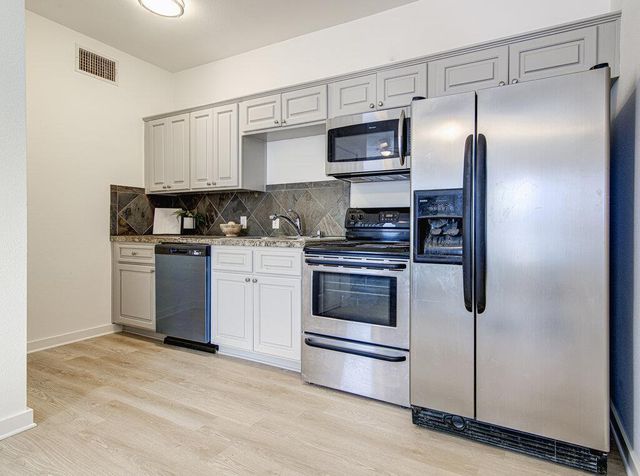 2106 Cullen Ave 208, Austin, TX 78757