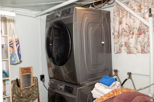 2086 W 5600 S, Roy, UT 84067