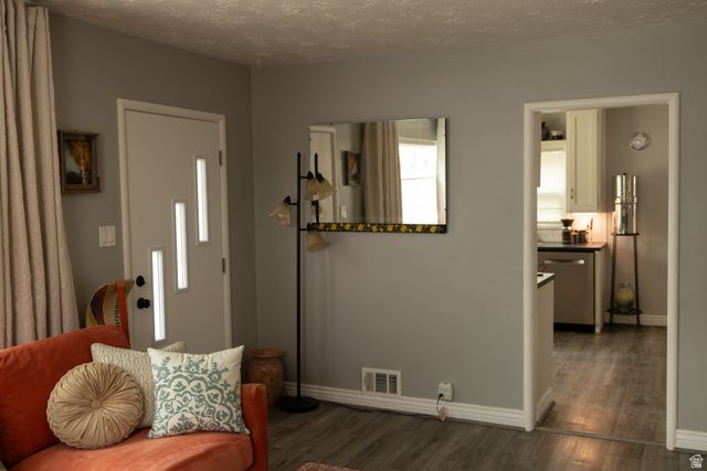 2086 W 5600 S, Roy, UT 84067