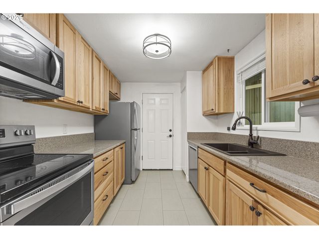 9637 Sw 51ST Ave, Portland, OR 97219